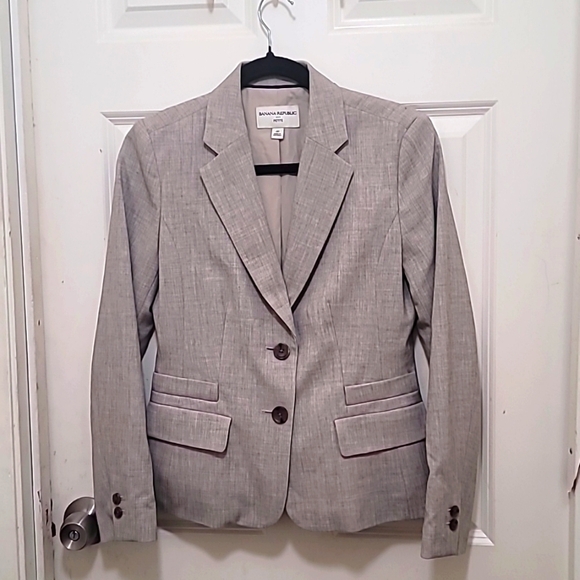 BANANA REPUBLIC WOMEN'S CREAM SUIT JACKET SIZE 4P - Picture 1 of 8